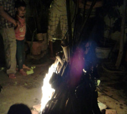 Divine-brahma-jyotis-spontaneously-expressed-during-Holika-burning