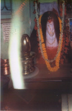 Spontaneous-expression-of-white-jyoti-beside-Tara-Ma-on-Guru-Purnima-Bhawanipur